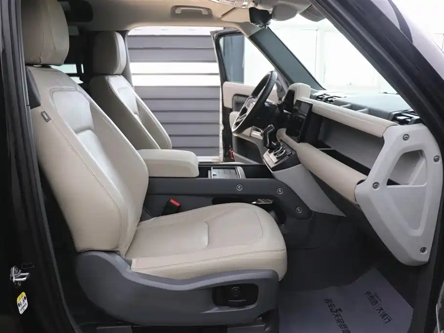 Land Rover Defender 2023 Model 90 3.0T P400 XS фото 22