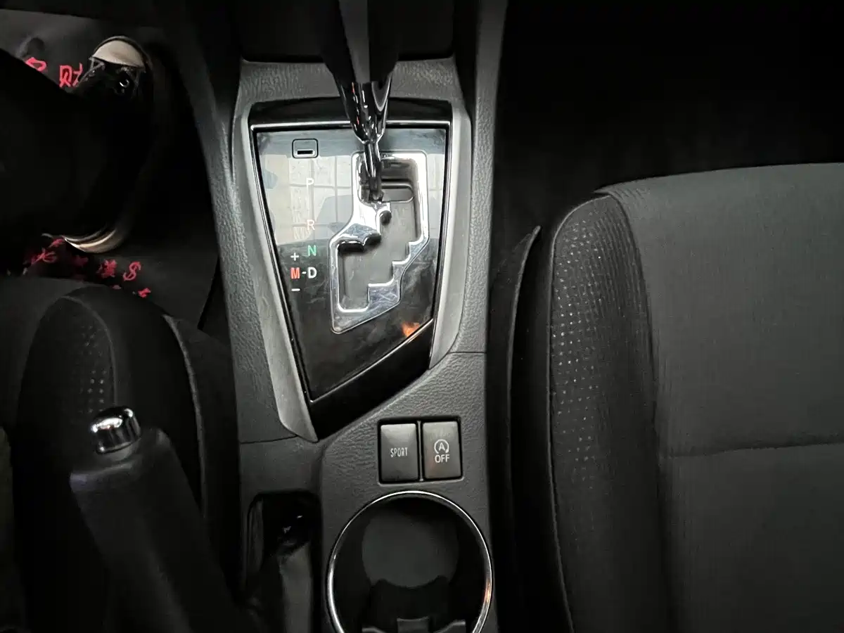 Toyota Corolla 2017 Facelift 1.2T S-CVT GL фото 15