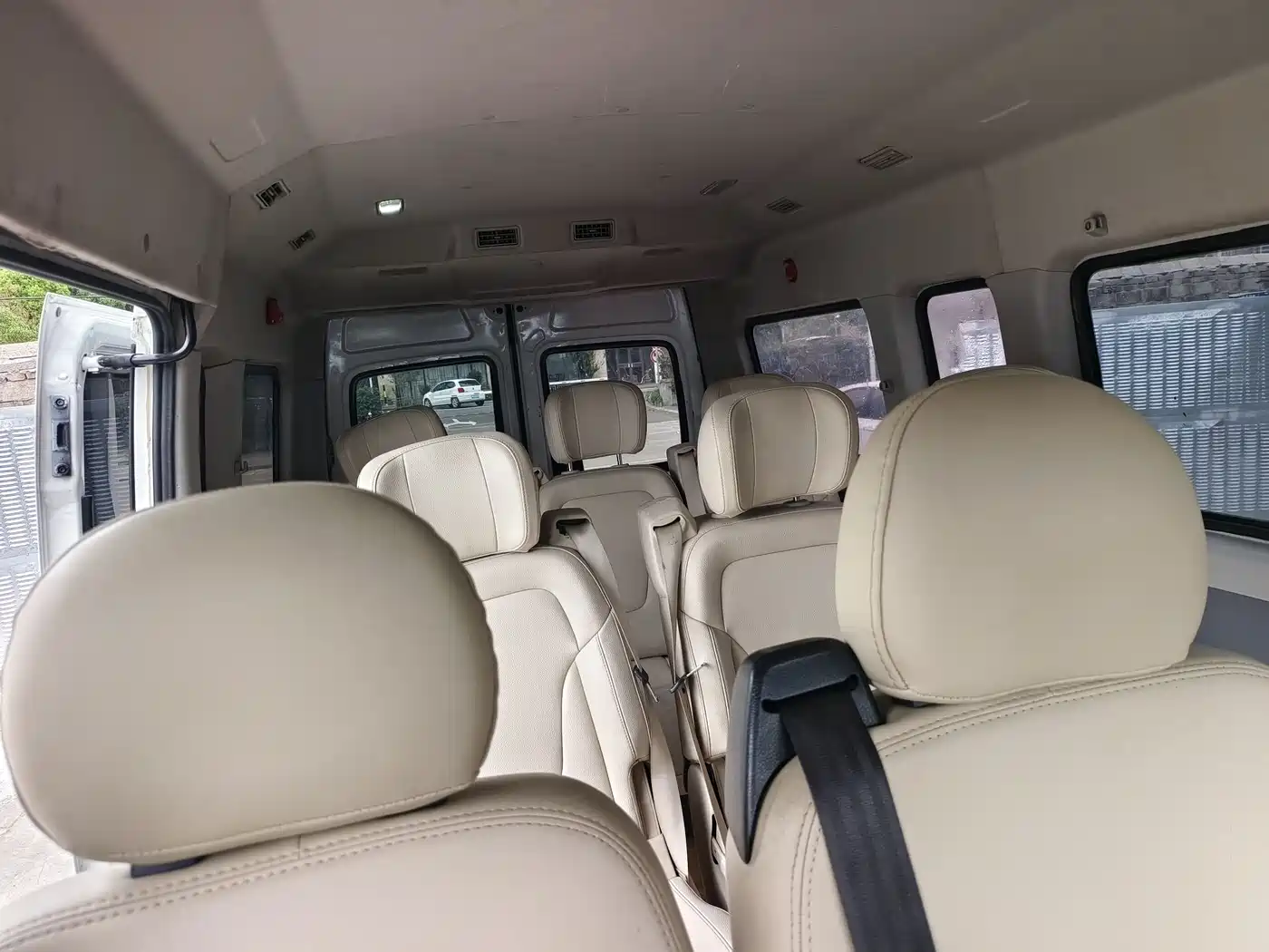 SAIC Maxus Xintu V80 2021 2.0T PLUS AMT Business Travel Edition Long Wheelbase Medium Roof 9 Seats фото 10