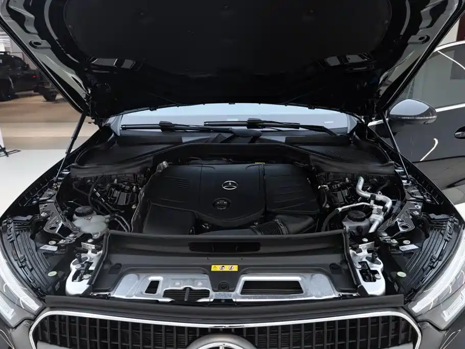 MERCEDES-BENZ GLC