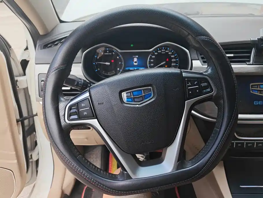Фото 15 - Geely Emgrand