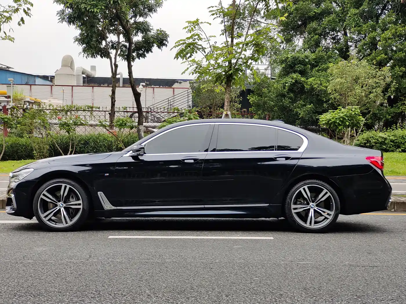 BMW 7 Series 2018 750Li xDrive M Sport Package фото 7