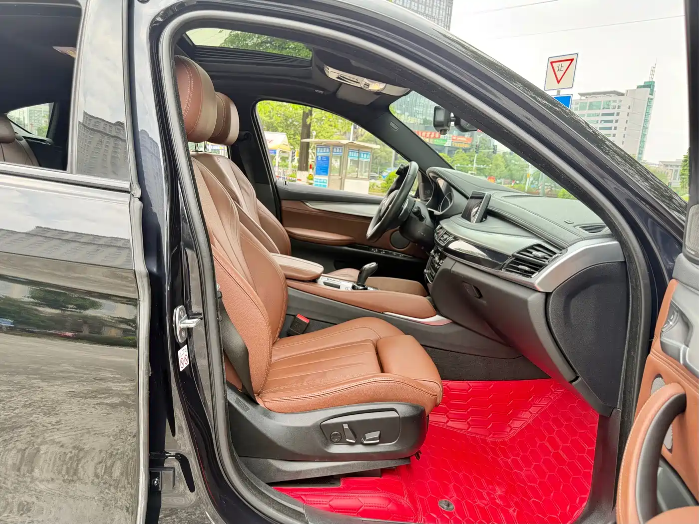 Фото 17 - BMW X6