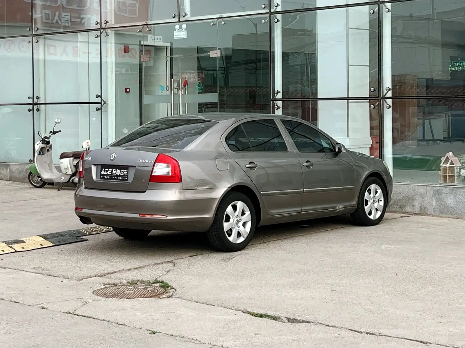 Фото 4 - Škoda Octavia