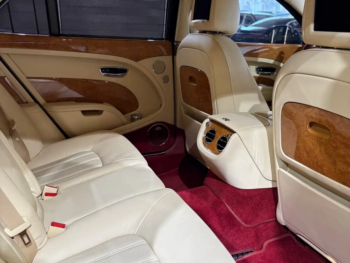 Bentley Mulsanne 2013 6.8T Mulliner Special Edition фото 24