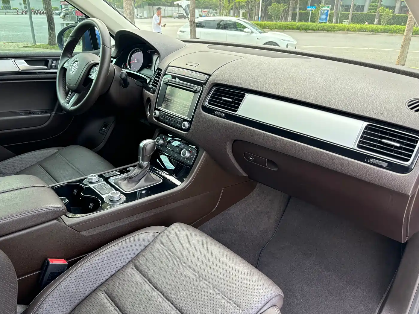 Volkswagen Touareg 2017 3.0TSI Explorer Edition фото 16