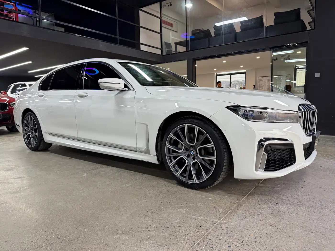 BMW 7 Series 2016 730Li Leading фото 3