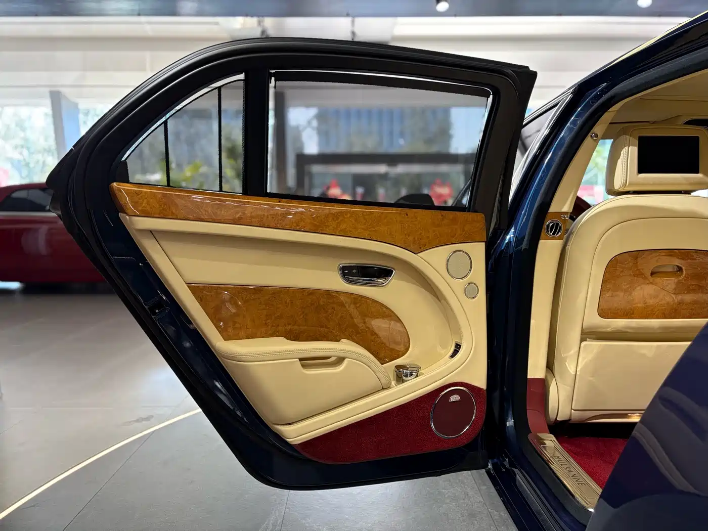 Bentley Mulsanne 2013 6.8T Mulliner Special Edition фото 18