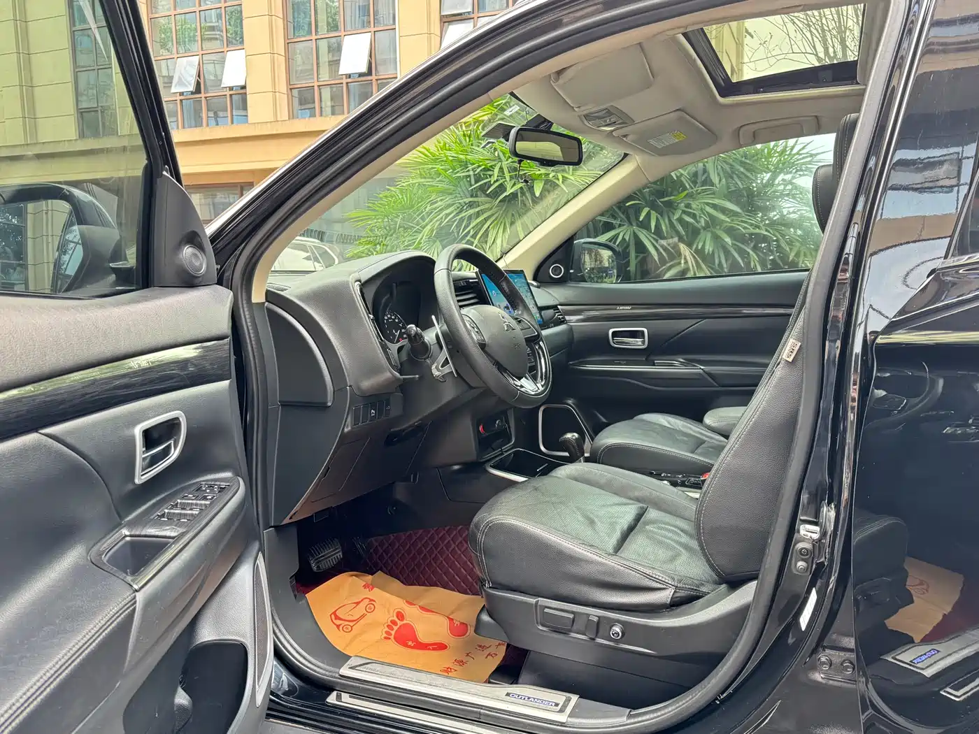 Mitsubishi Outlander 2018 2.4L 4WD Luxury Edition 7-seater фото 9