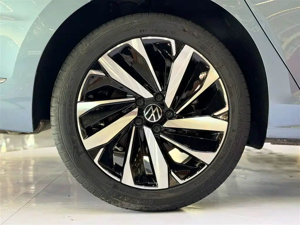 Volkswagen Passat 2022 330TSI Starry Sky Premium Edition фото 11