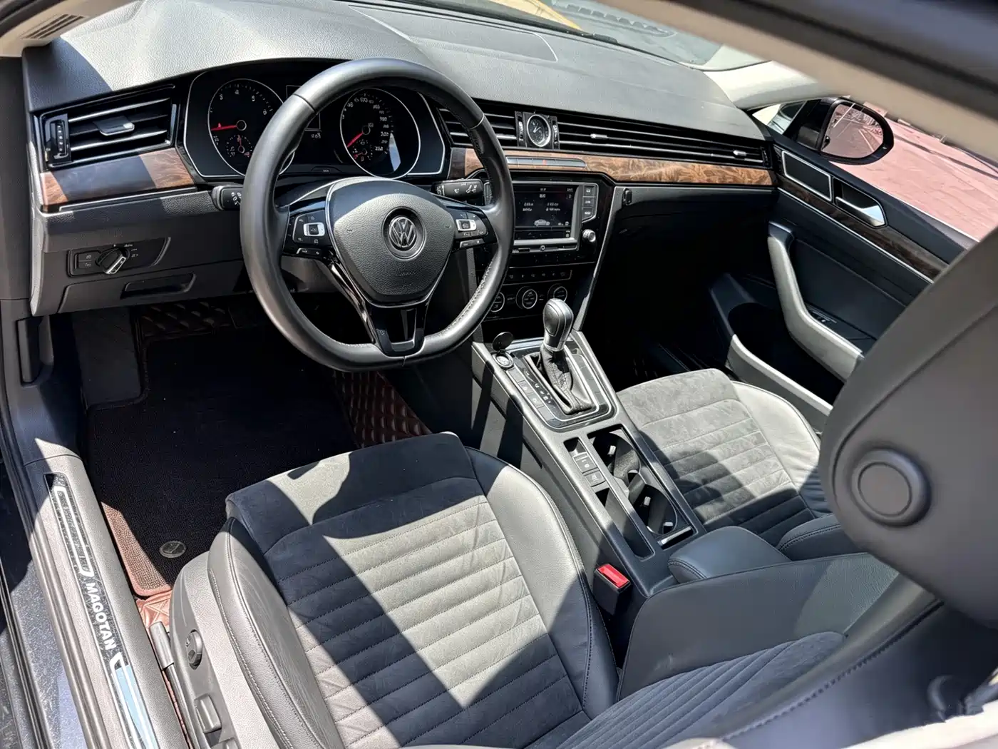 Volkswagen Magotan 2017 380TSI DSG Luxury фото 4