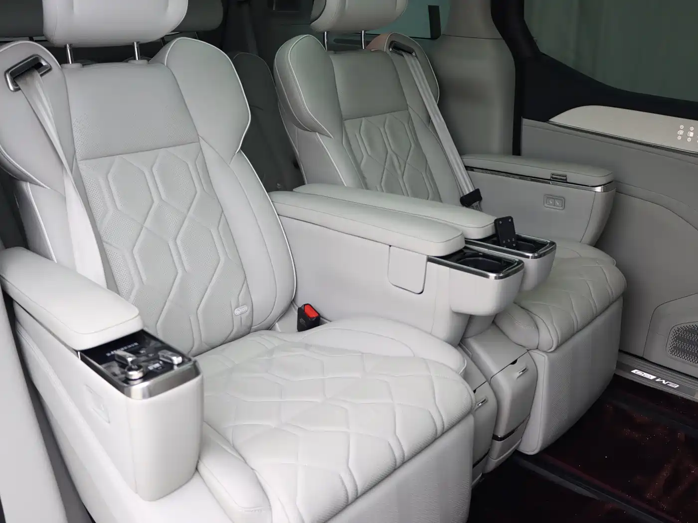 Volvo EM90 2025 2025 Ultra Six-Seater