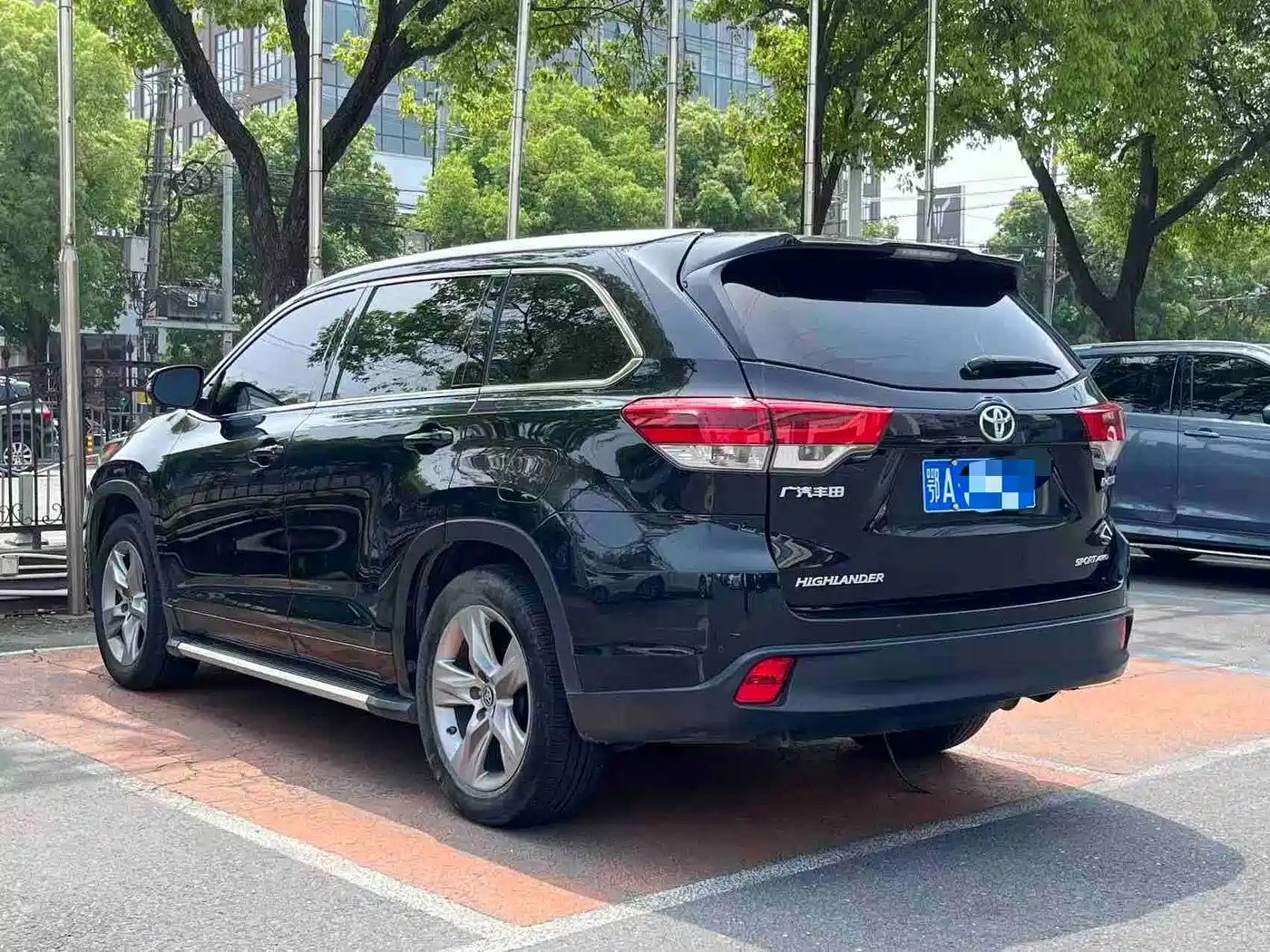 Toyota Highlander 2018 2.0T 4WD Luxury 7-seater China VI фото 5