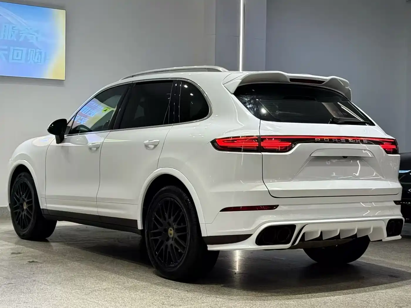 Porsche Cayenne 2014 Cayenne Platinum Edition 3.0T фото 9