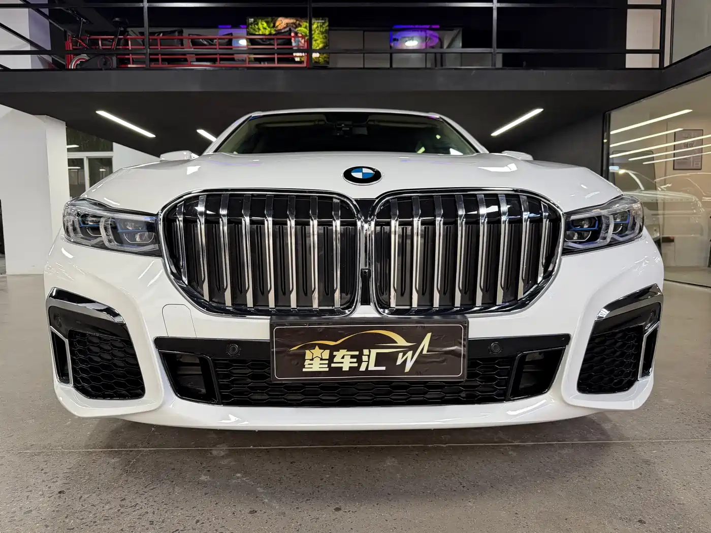 BMW 7 Series 2016 730Li Leading фото 2