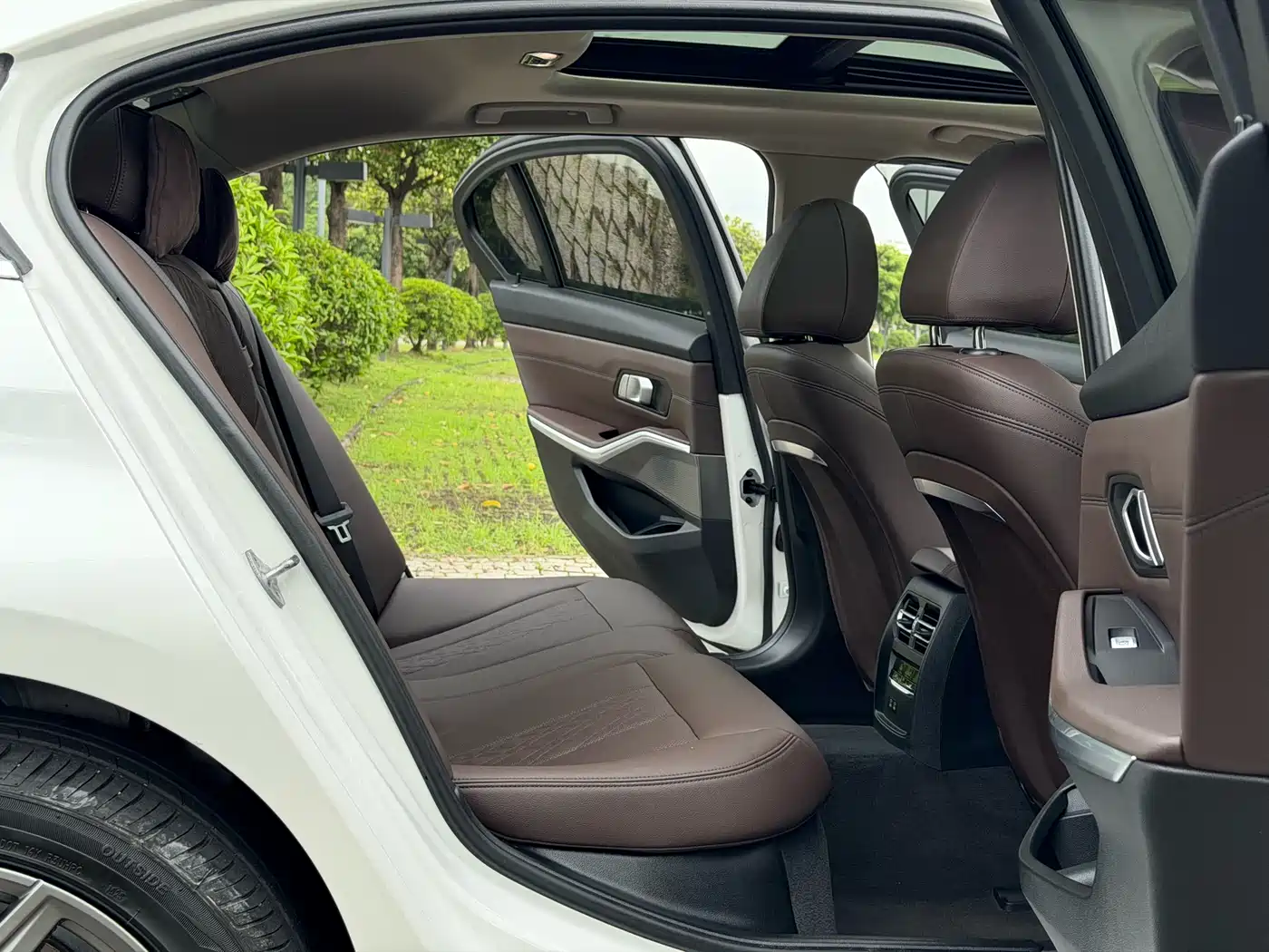 BMW i3 2022 eDrive 35 L фото 11