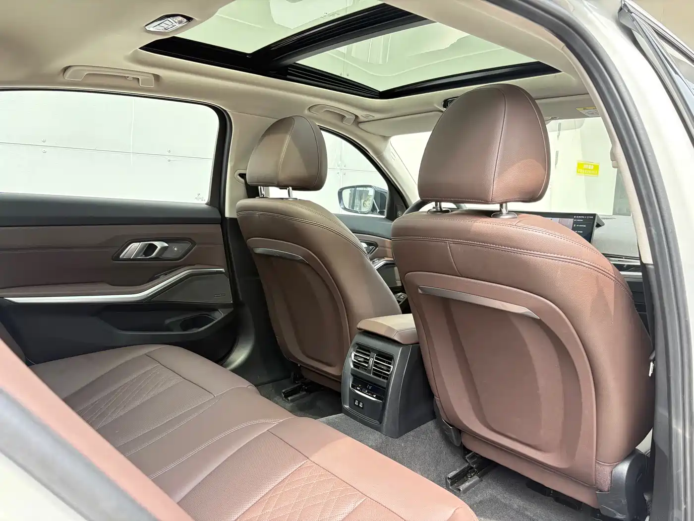 BMW 3 Series 2024 325Li M Sport Shadowline Package фото 14