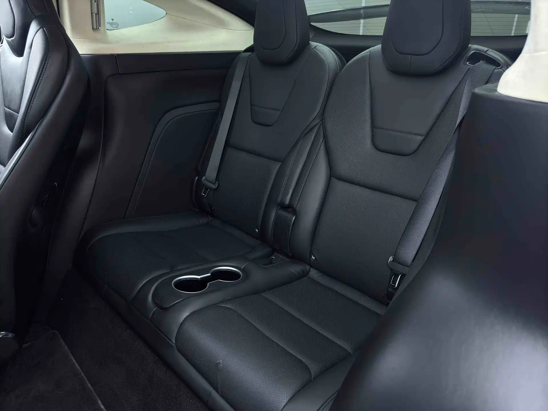 Фото 21 - Tesla Model X