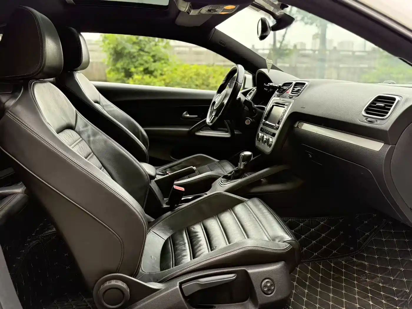 Volkswagen Scirocco 2013 2.0TSI Million Mile Edition фото 5