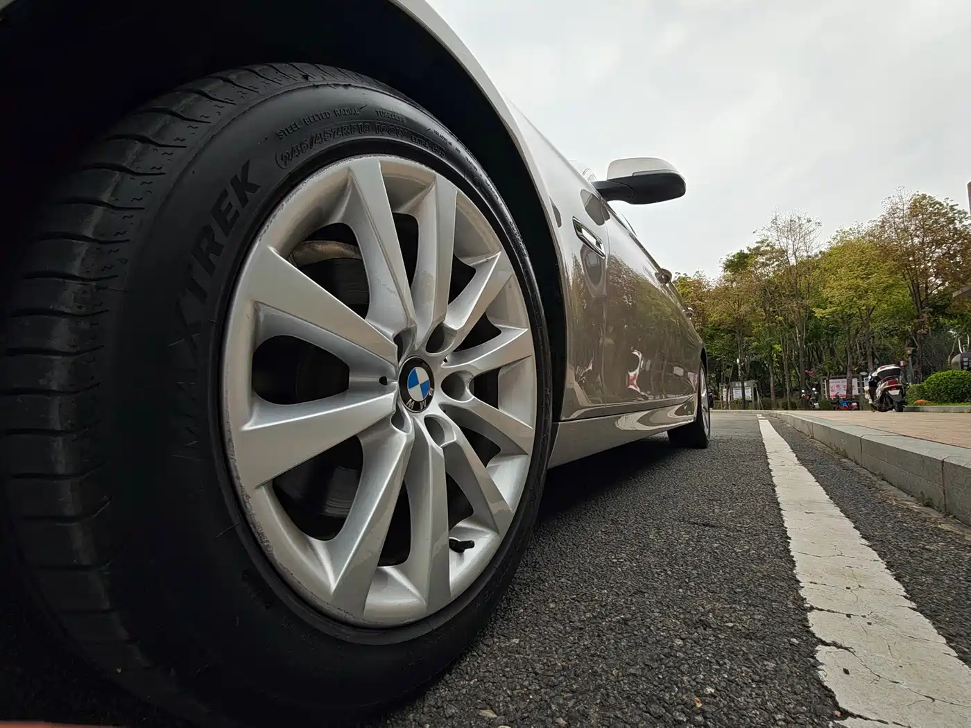 BMW 5 Series 2014 528Li Leading Edition фото 8