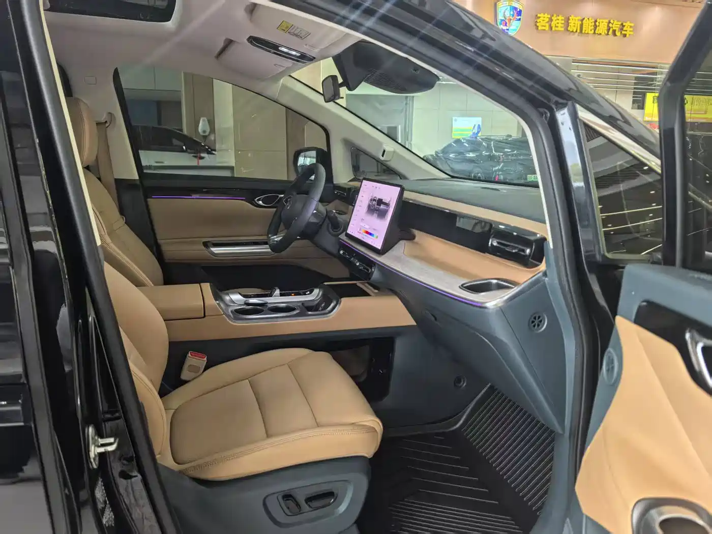 GAC TRUMPCHI E8 NEW ENERGY