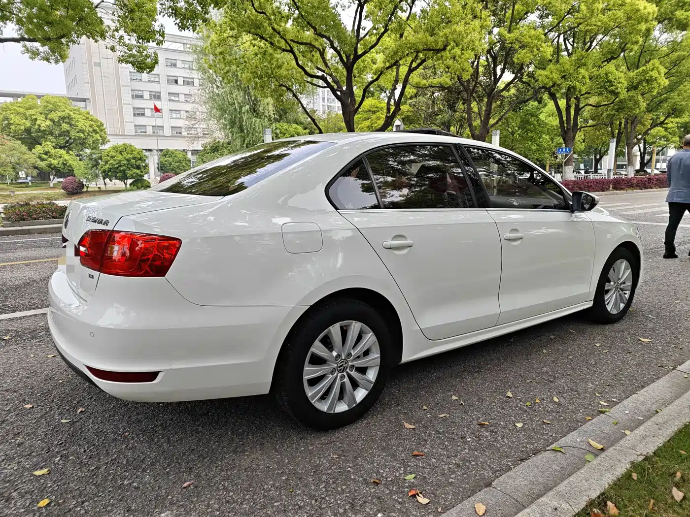 Volkswagen Sagitar 2014 Facelift 1.4TSI Automatic Luxury фото 5