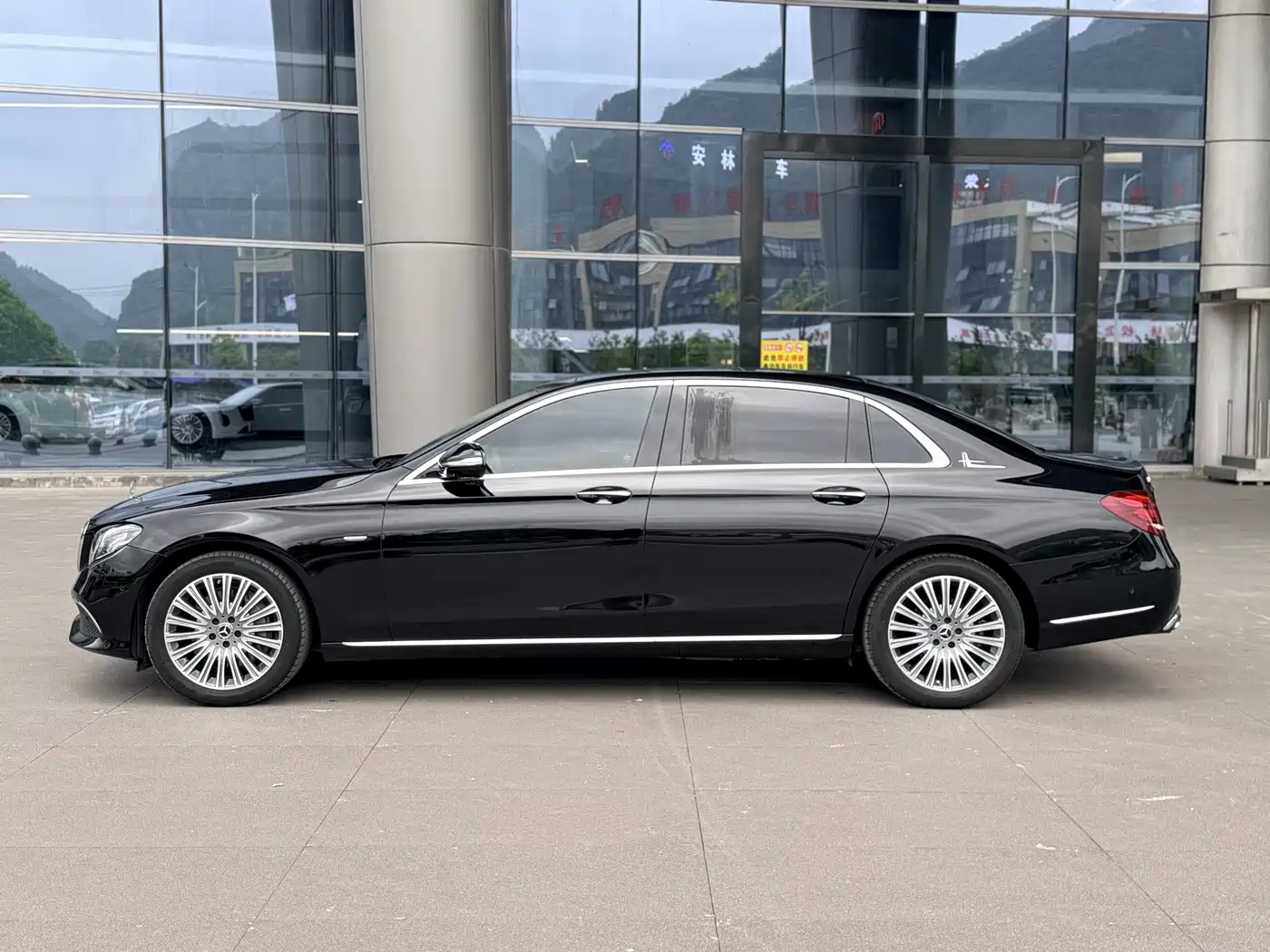 Mercedes-Benz E-Class 2020 Facelift E 300 L Exclusive фото 4