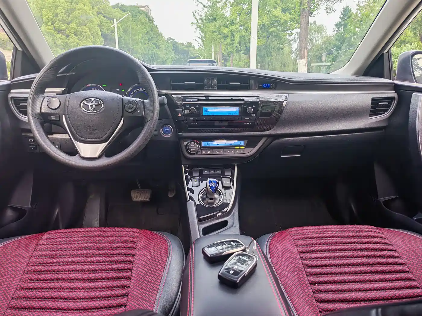 Toyota Levin 2016 Hybrid 1.8H GS E-CVT Elite Sunroof фото 13