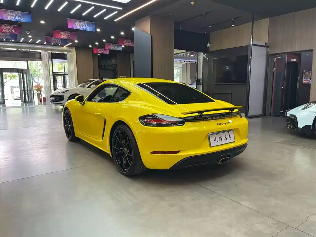 Porsche 718 2018 Cayman 2.0T фото 16