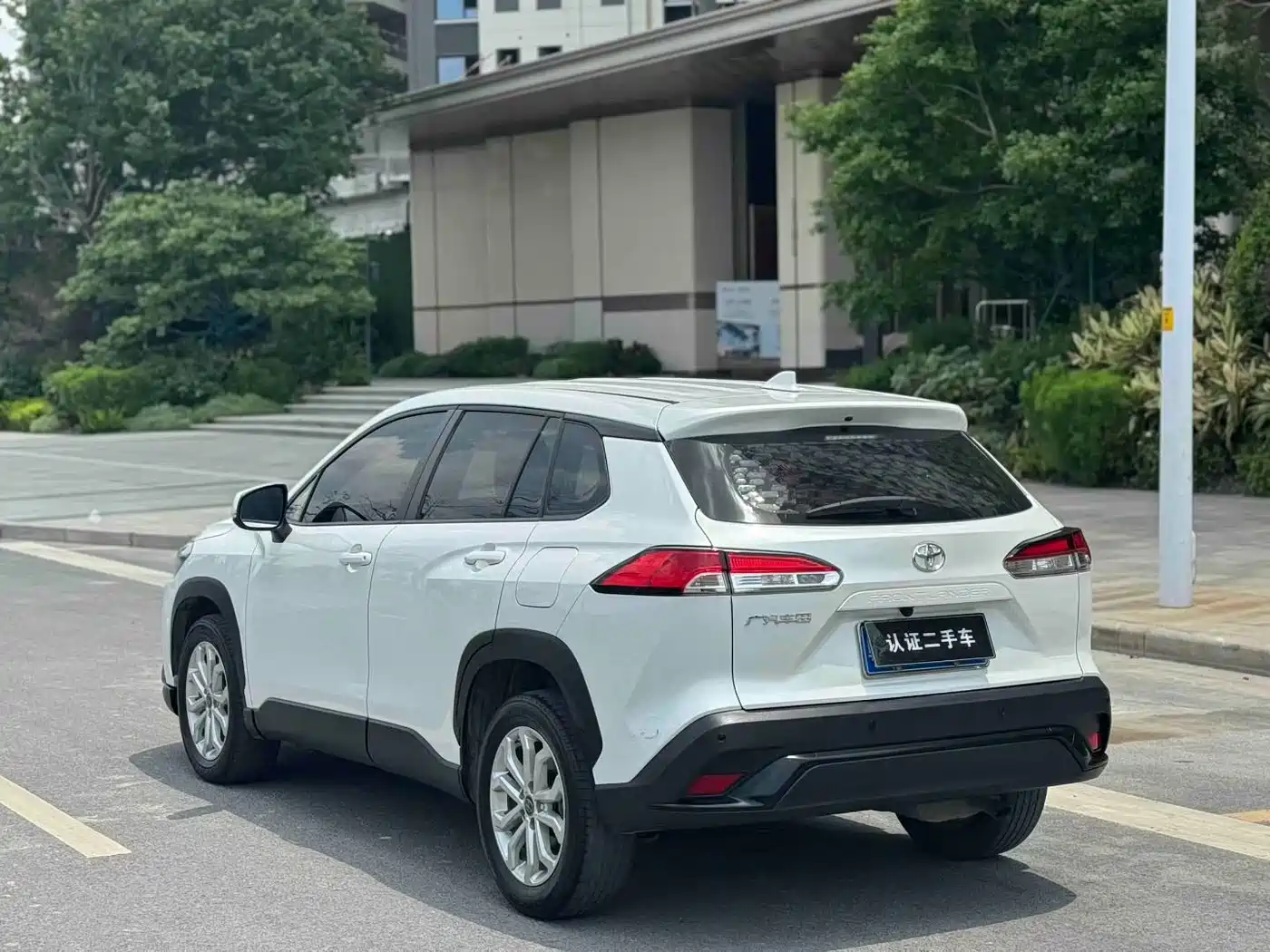 Toyota Frontlander 2022 2.0L CVT Elite фото 6