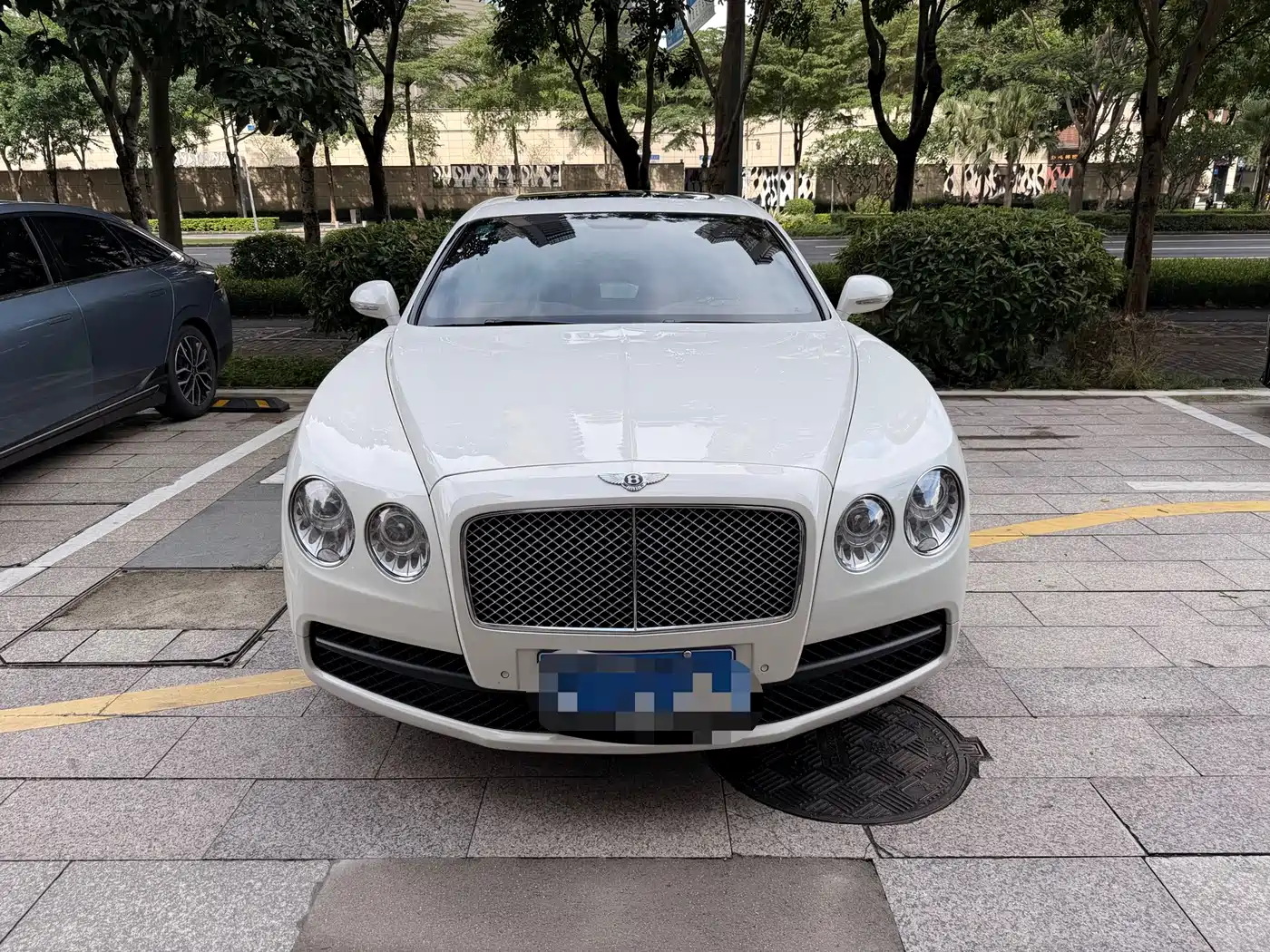 Bentley Flying Spur 2016 4.0T V8 Standard Edition фото 2
