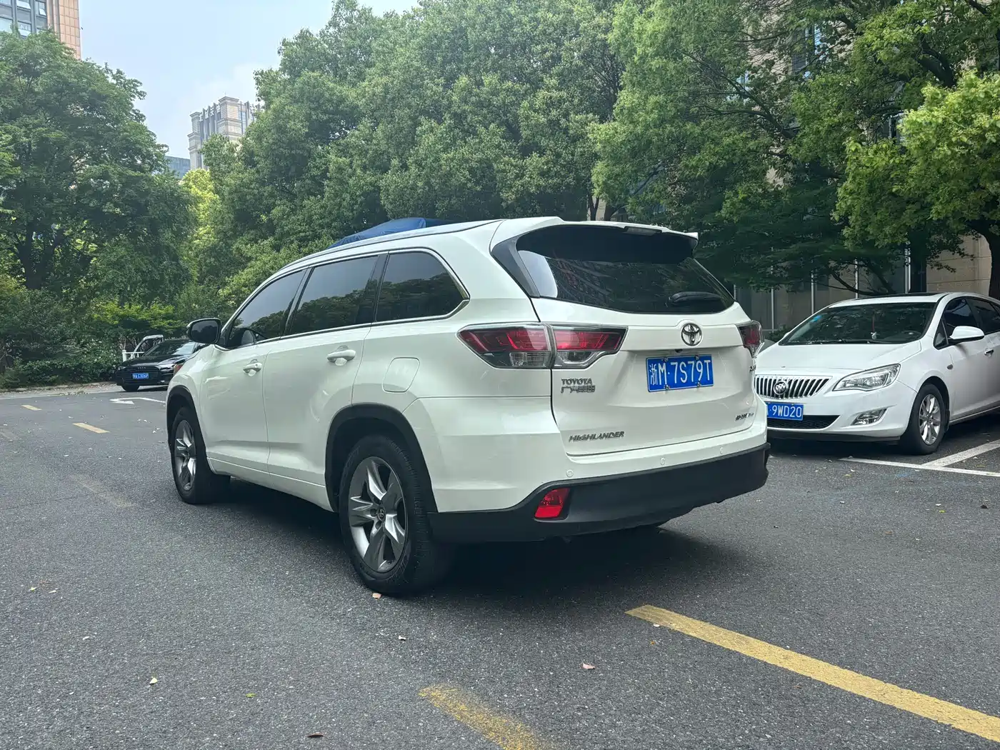 Toyota Highlander 2017 2.0T 4WD Premium 7-Seater фото 4