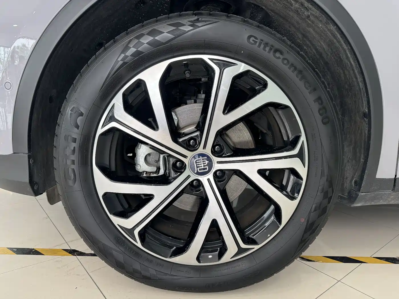 BYD Tang New Energy 2025 Smart Driving Edition DM-i 115KM Flagship фото 10