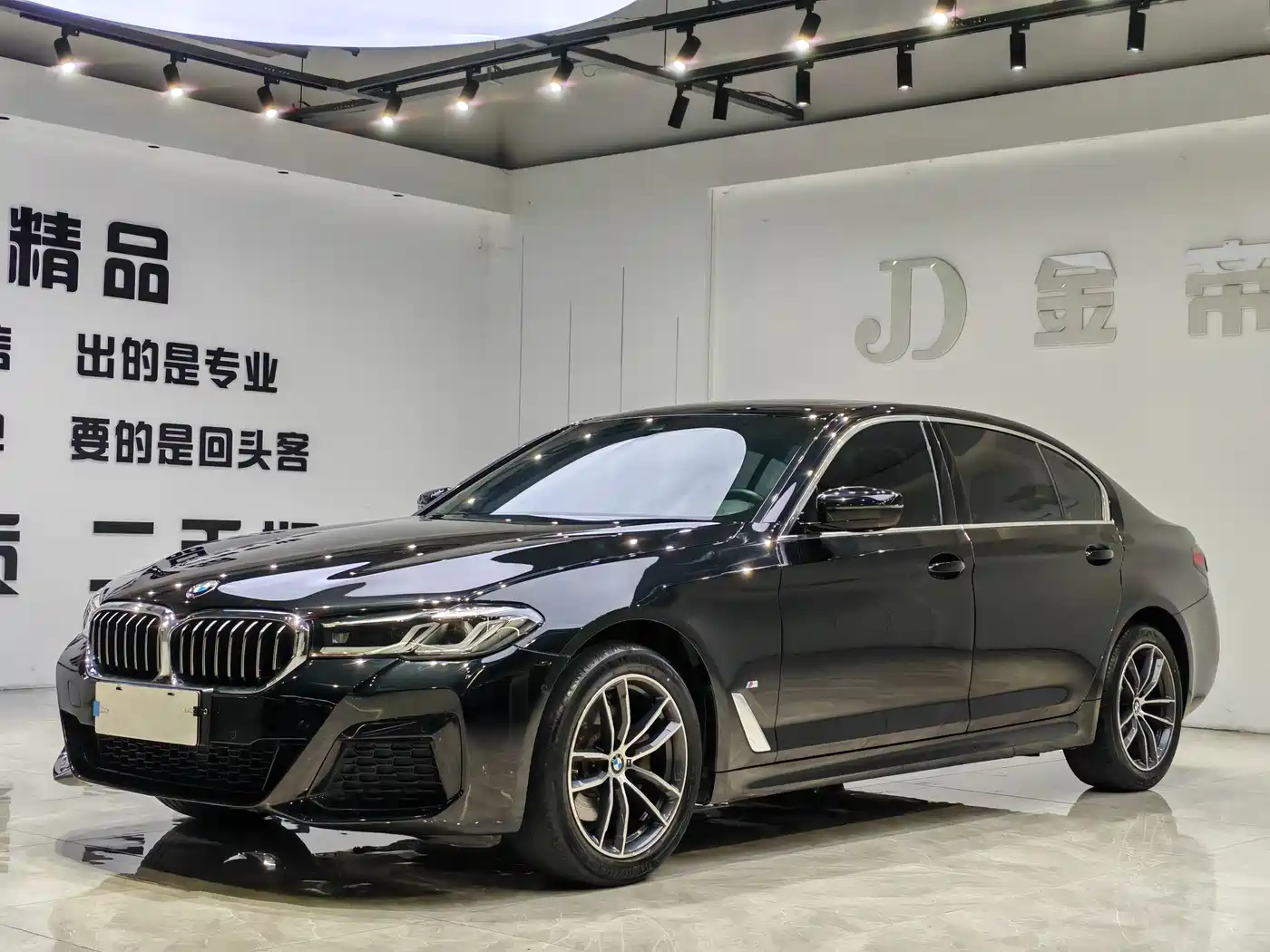 BMW 5 Series 2022 525Li M Sport Package