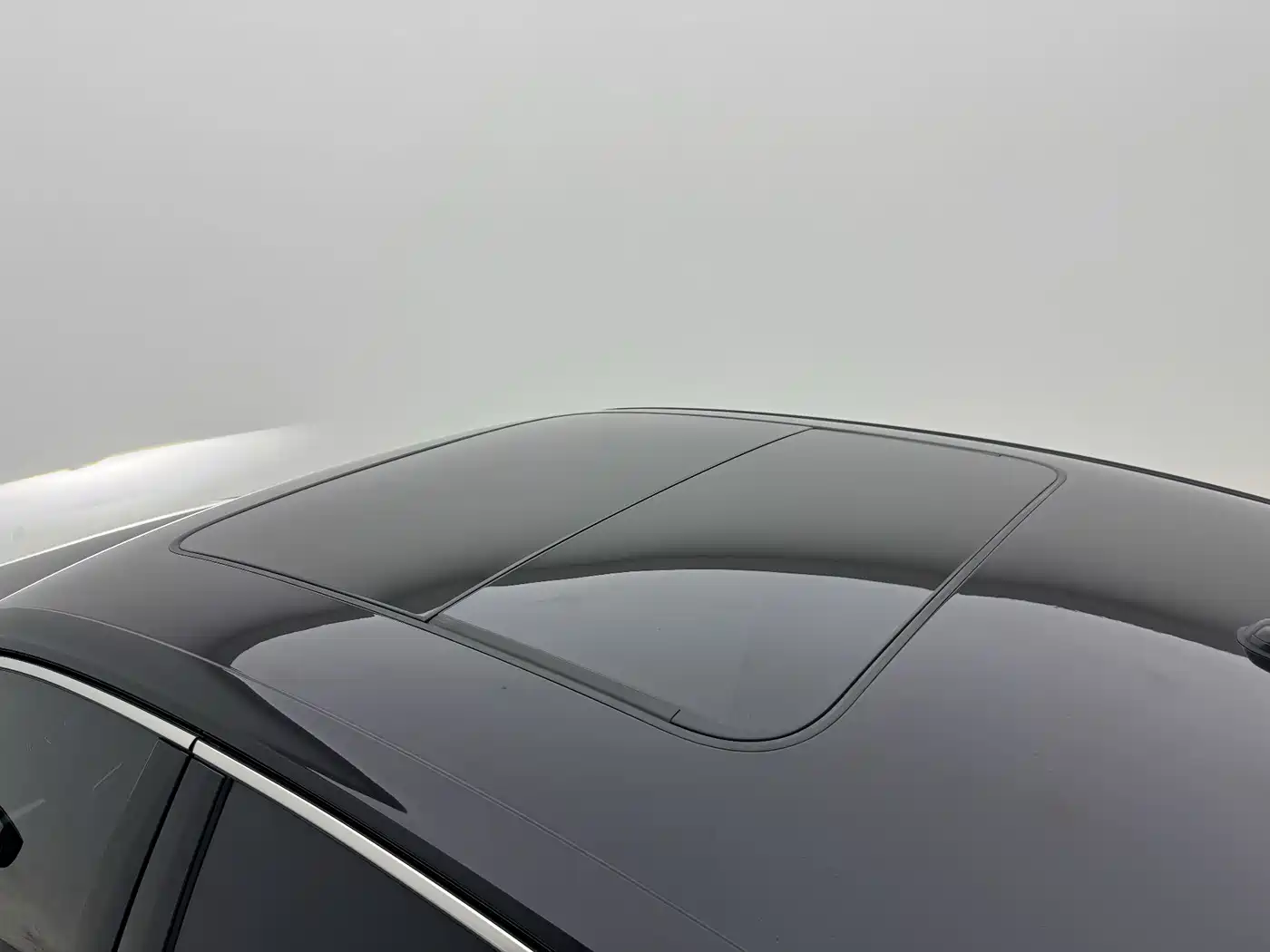 Volkswagen Passat 2024 330TSI Starlight Elite Edition фото 25