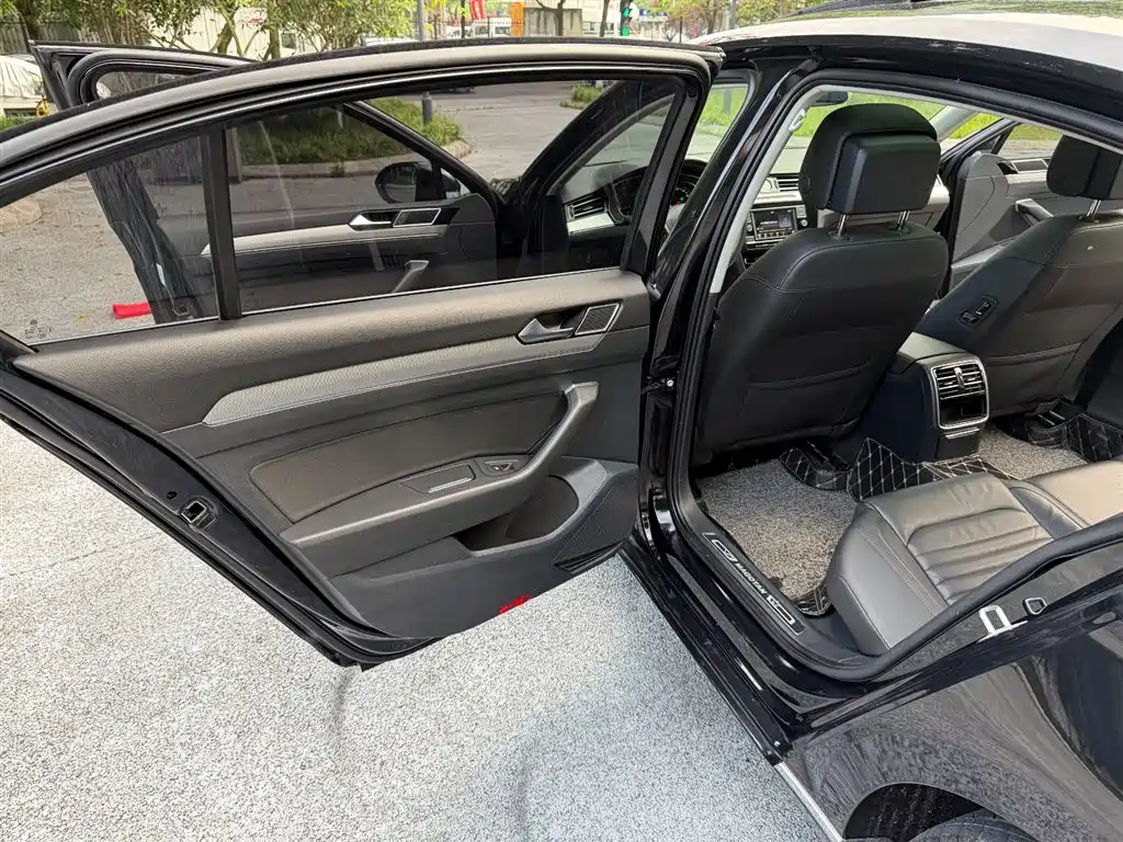 Volkswagen Magotan 2018 330TSI DSG Leading фото 20