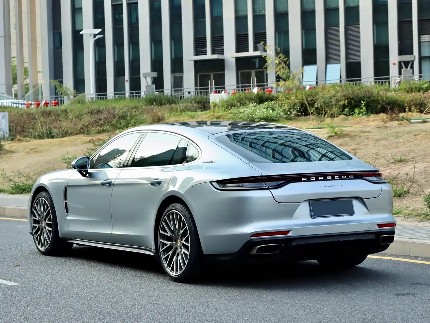 Porsche Panamera 2022 Panamera 4 Executive Long Wheelbase 2.9T фото 17