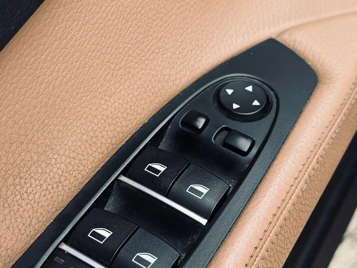 BMW 7 Series 2014 730Li Premium фото 16