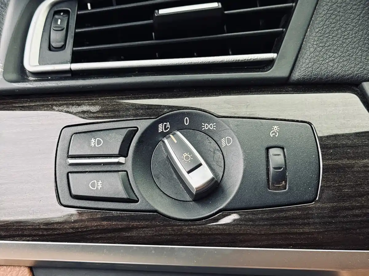 BMW 7 Series 2014 730Li Premium фото 17