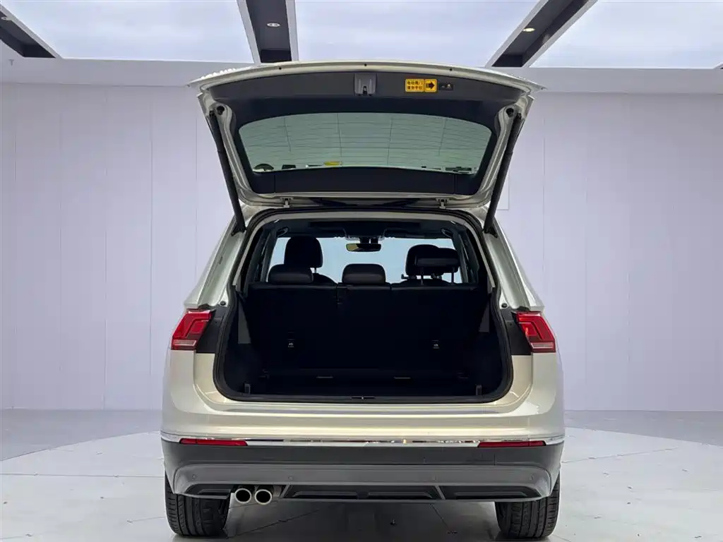 Volkswagen Tiguan L 2020 330TSI Auto 2WD Smart Luxury China VI фото 9