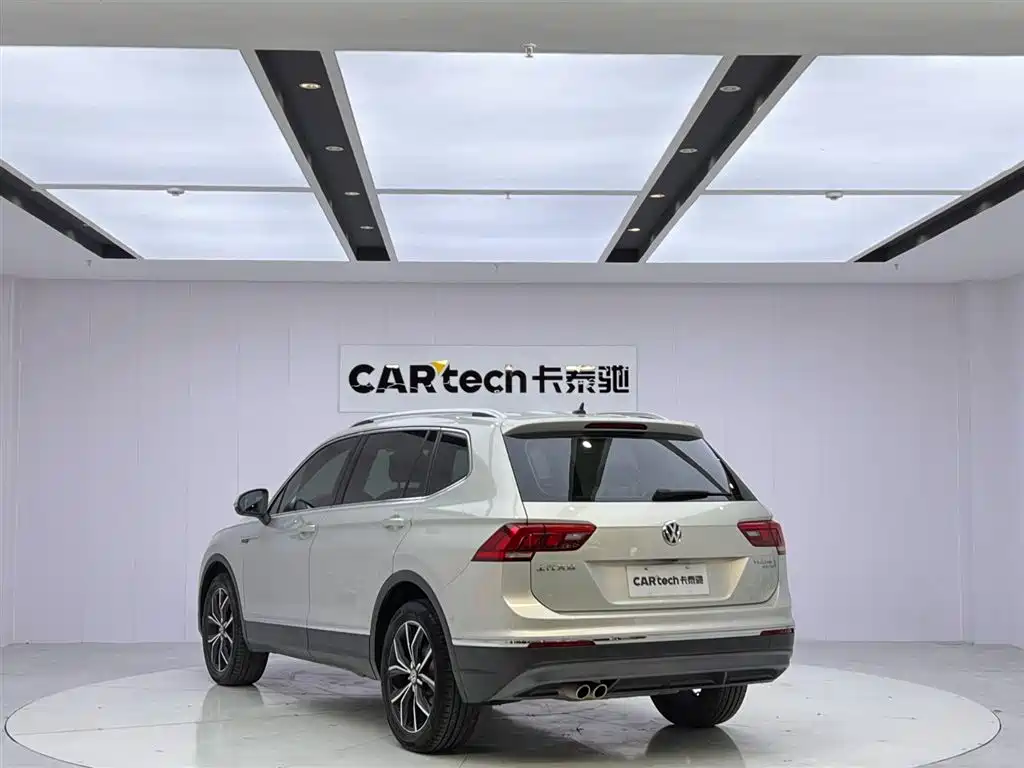 Volkswagen Tiguan L 2020 330TSI Auto 2WD Smart Luxury China VI фото 3