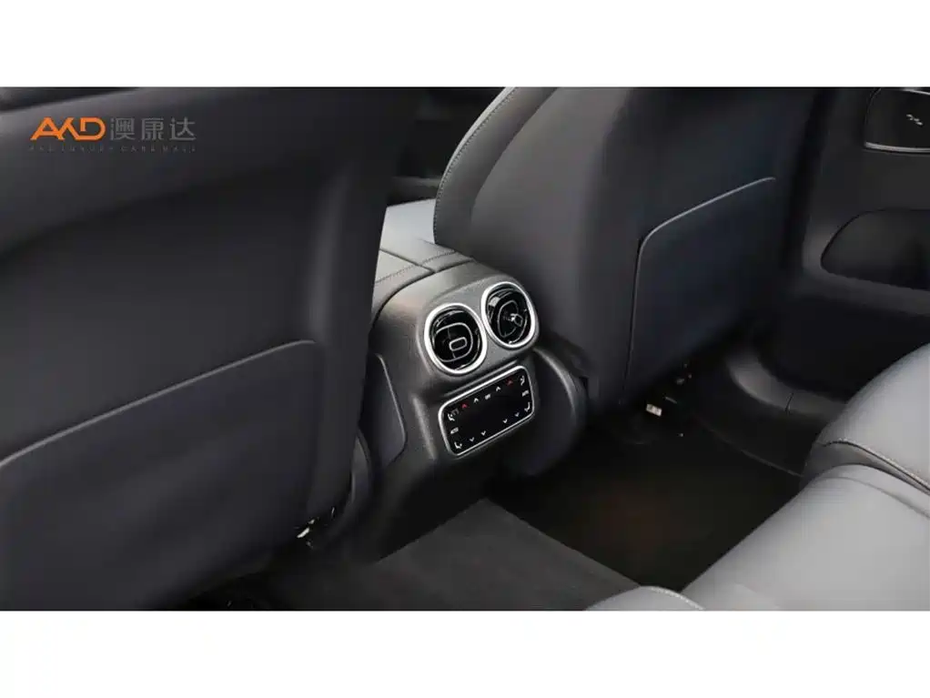 Mercedes-Benz GLC 2023 GLC 260 L 4MATIC Sport 5-seater фото 9