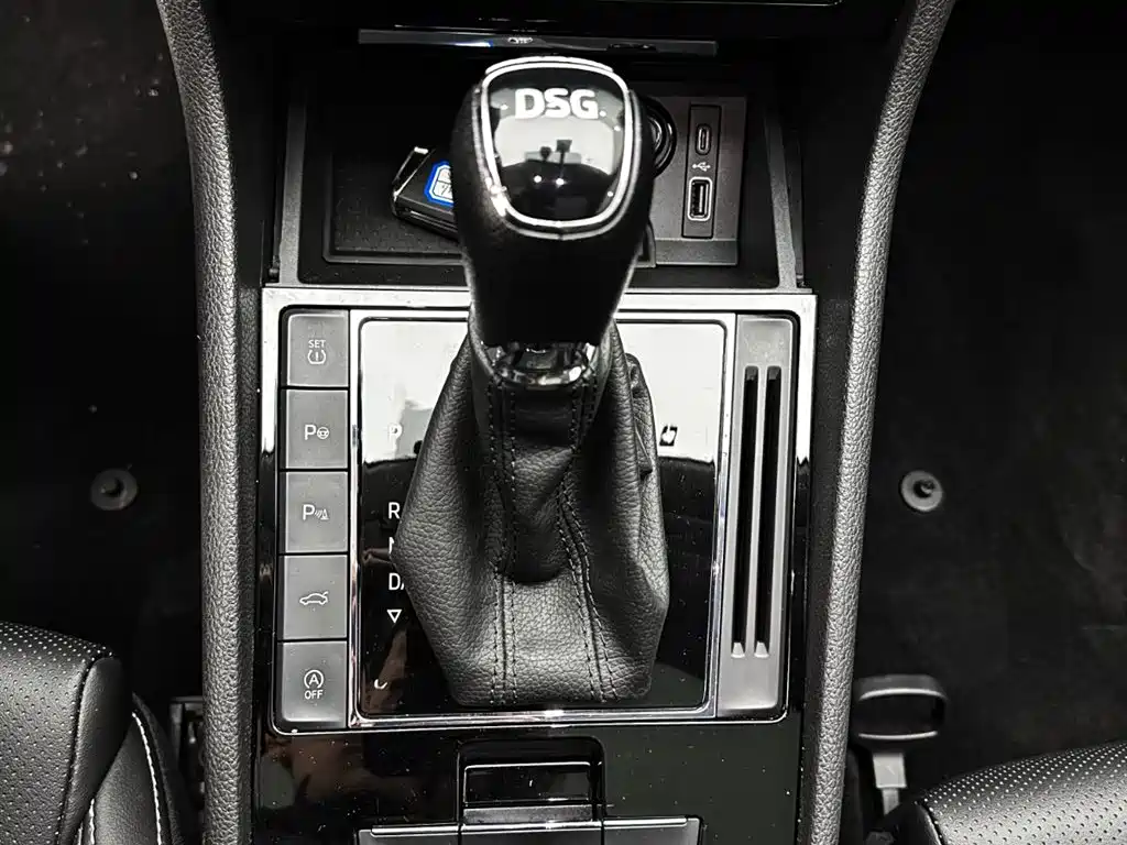 Škoda Superb 2023 TSI280 DSG Premium Edition фото 13