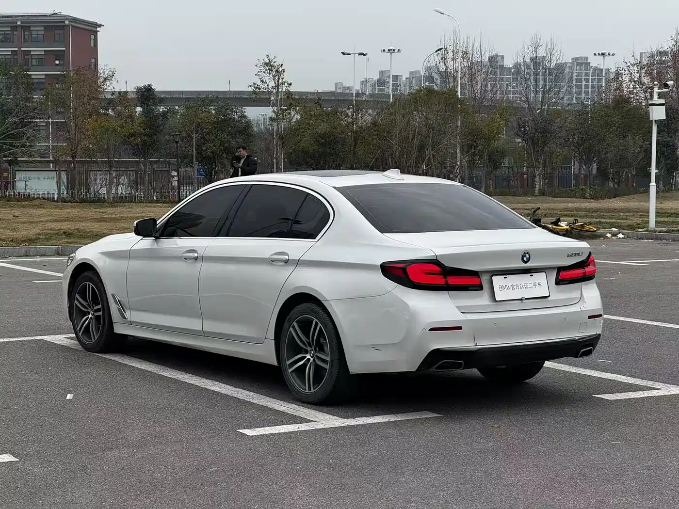 BMW 5 Series 2023 530Li Leading Luxury Package фото 2