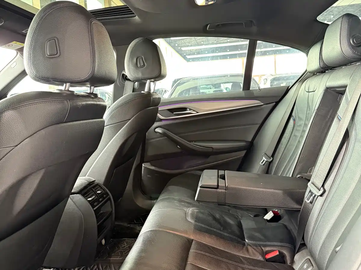 BMW 5 Series (Import) 2018 525i M Sport Package фото 7