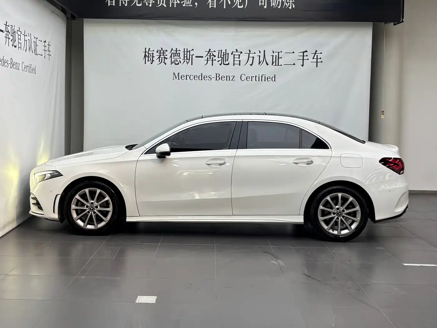 Mercedes-Benz A-Class 2021 A 200 L Sport Sedan Fashion Edition фото 3