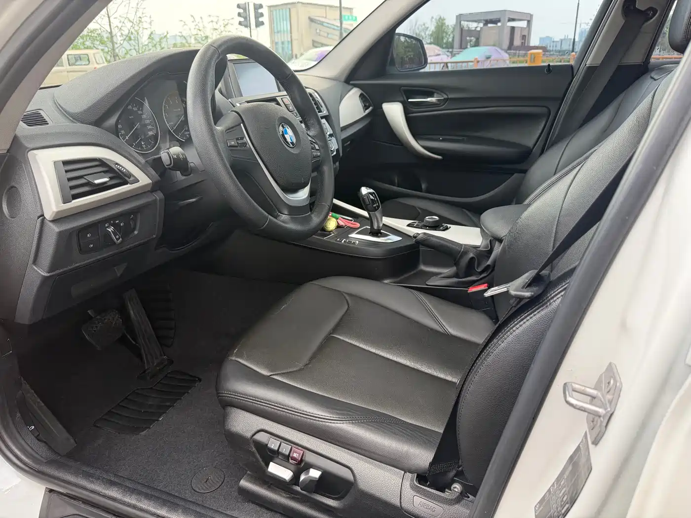 BMW 1 Series (Import) 2015 120i Leading фото 8