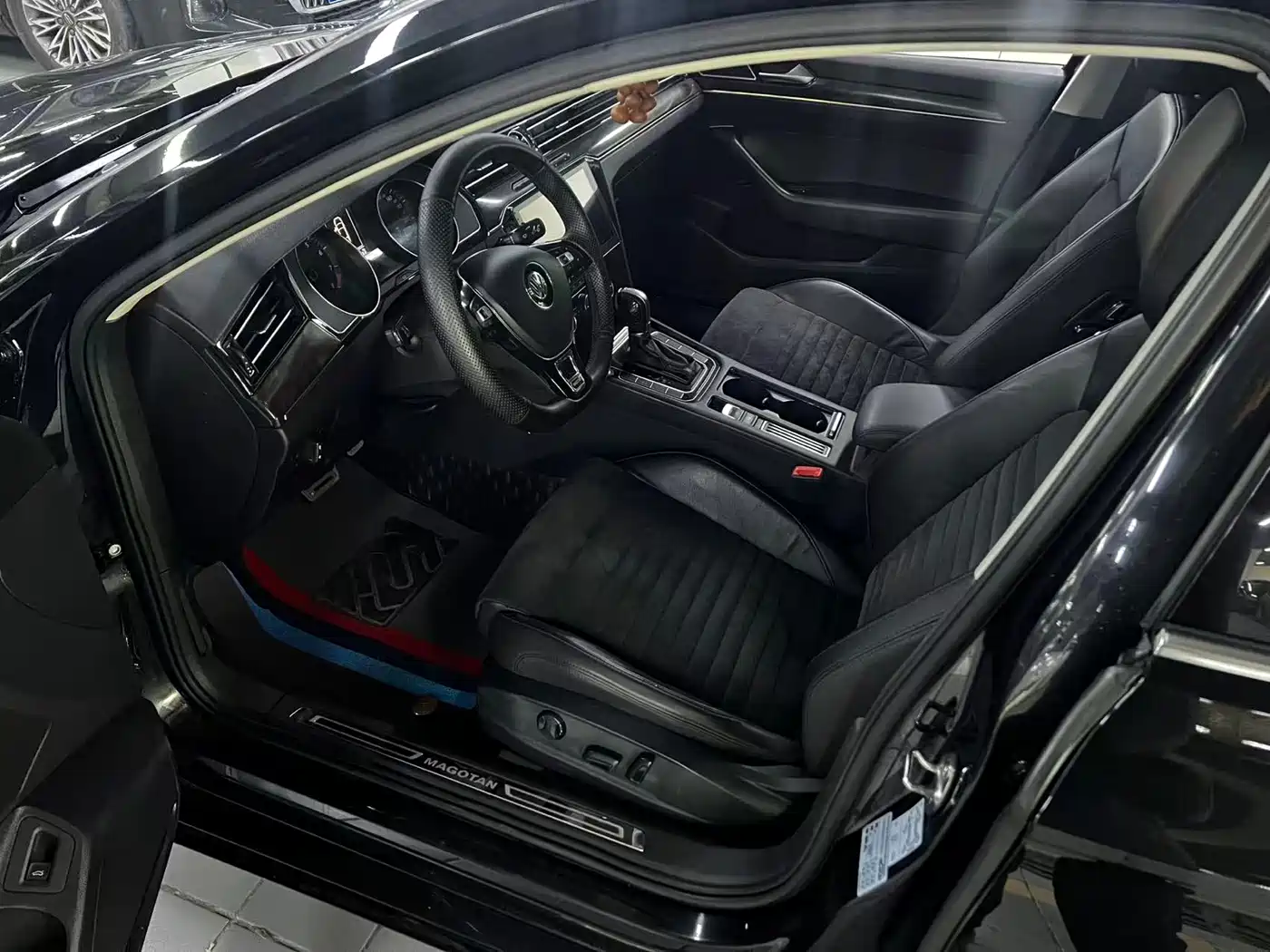 Volkswagen Magotan 2018 330TSI DSG Luxury фото 4