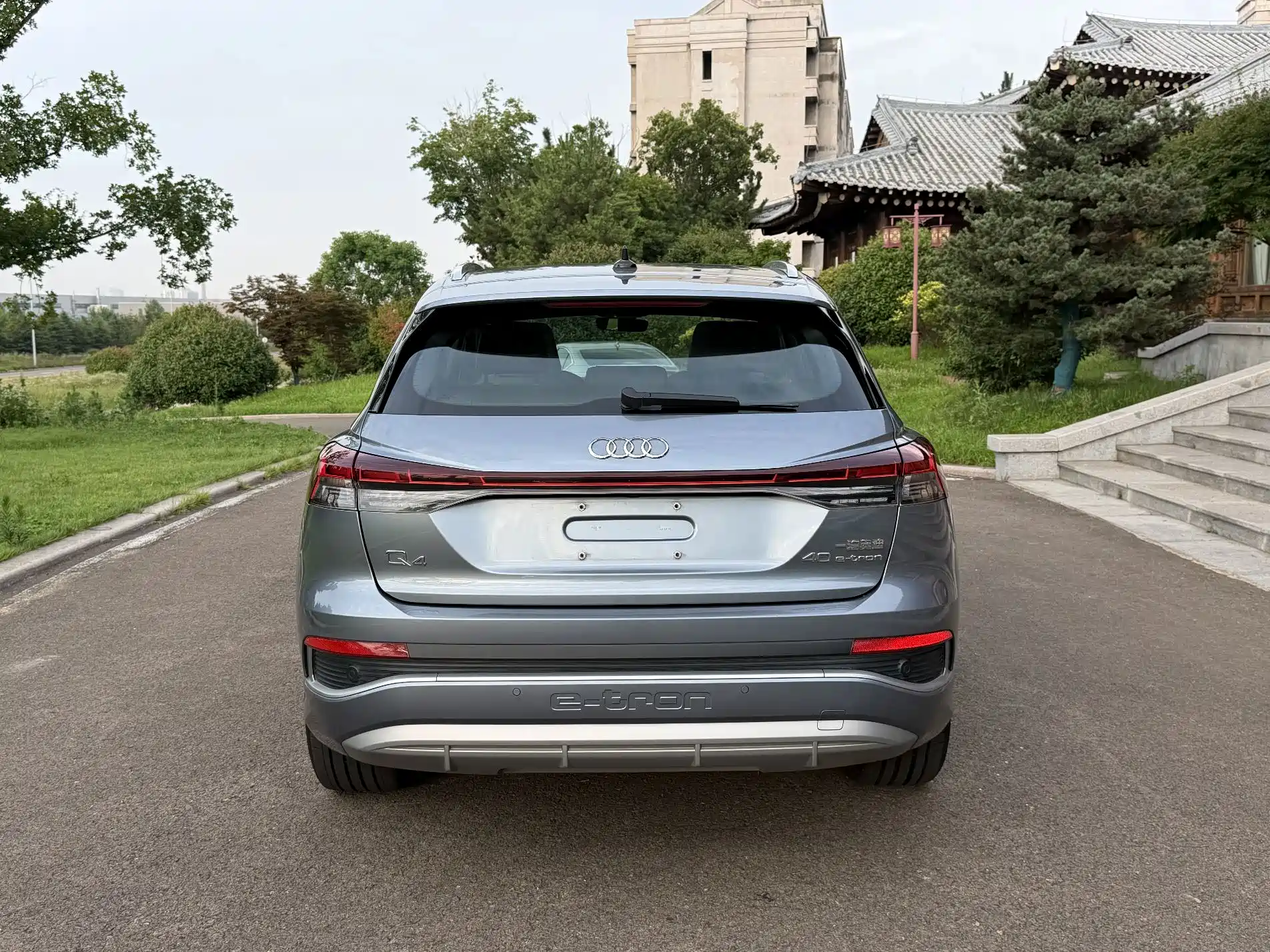 Photo 5 - Audi Q4 e-tron