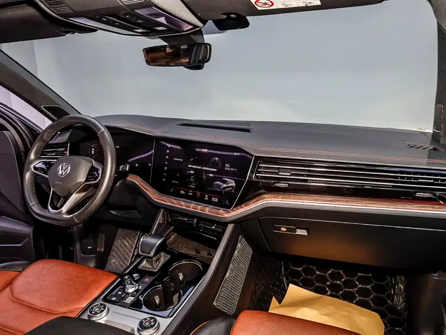 Фото 28 - Volkswagen Touareg